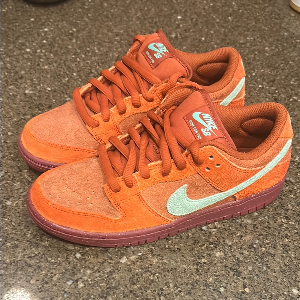 Nike SB Dunk low Mystic Red Rosewood new NO Box